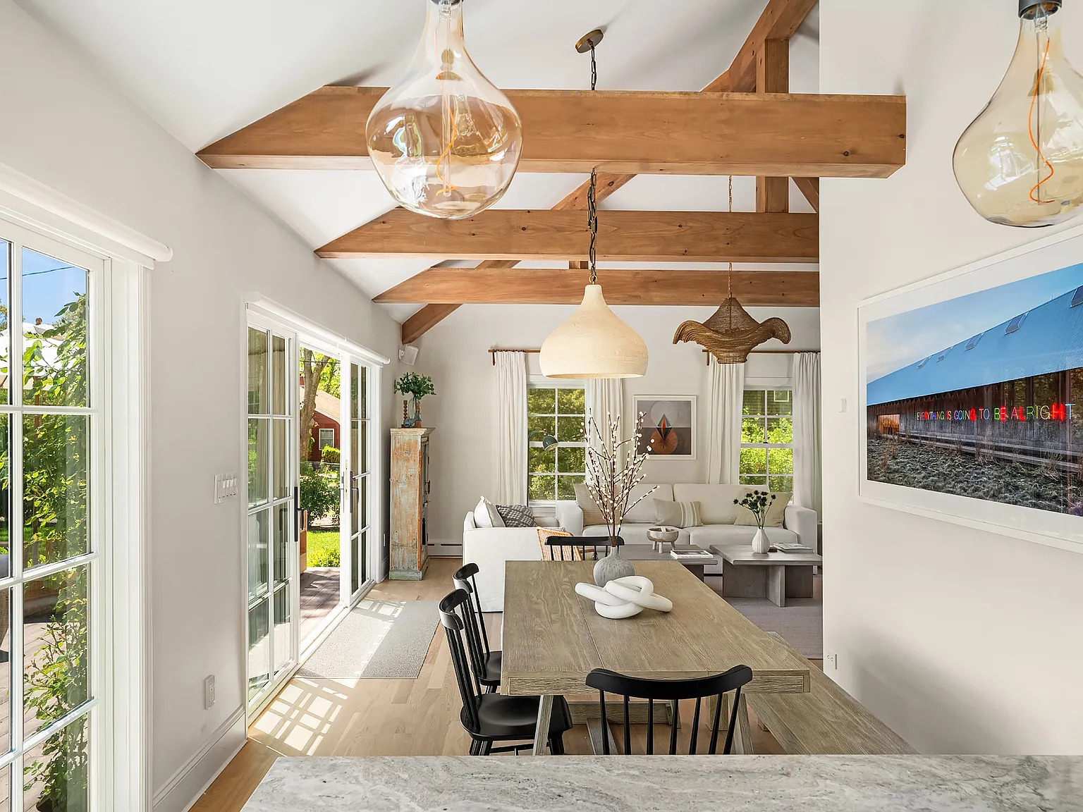 Renovated Modern Beach Cottage with Private Beach Access — Photo 4