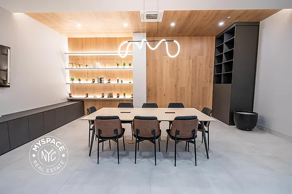 Rented by Carroll Development Leasing LLC | media 32