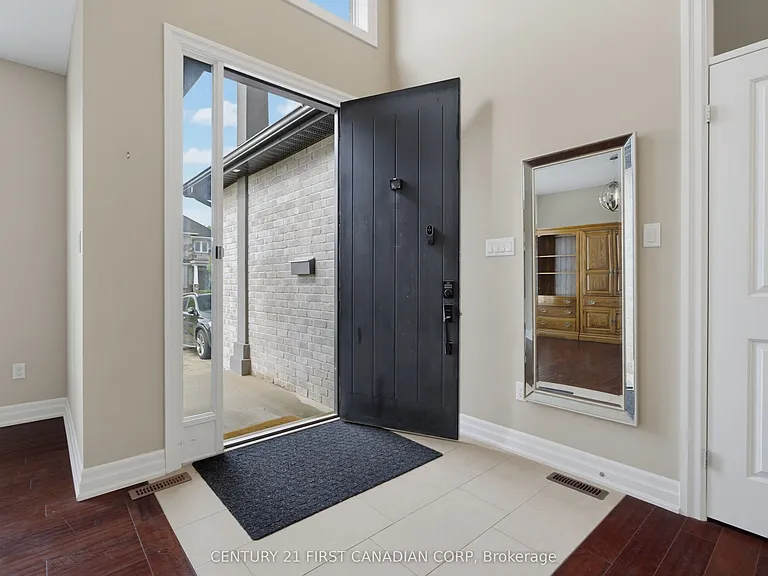 1018 Medway Park Dr — Photo 5