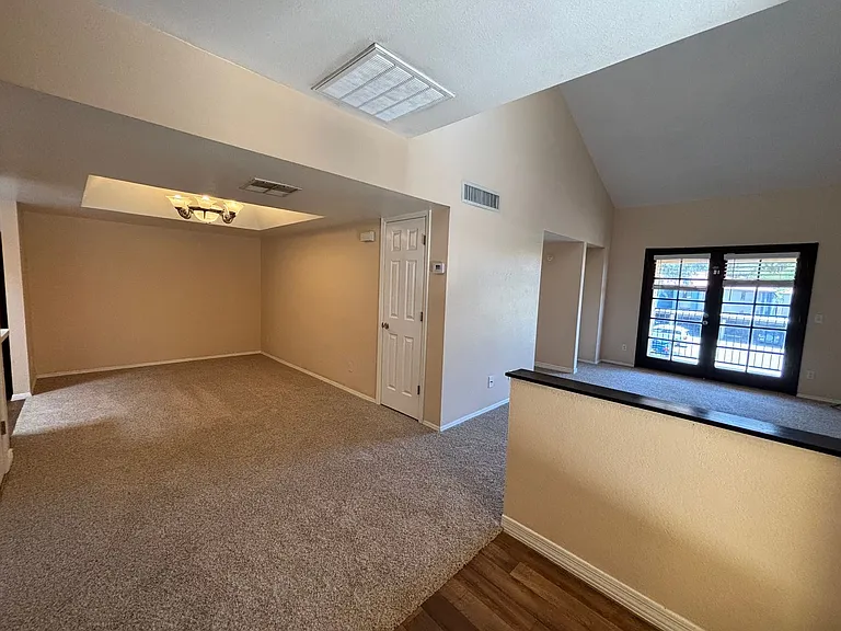 8267 N Oracle Rd #239 — Photo 1