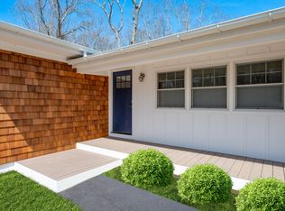 31 W Neck Rd, Southampton, NY 11968