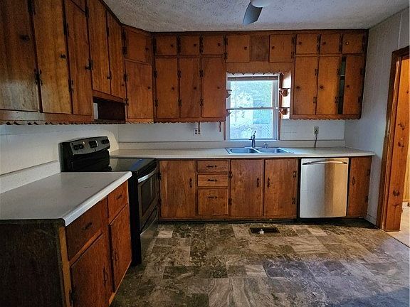 4th image of 2702 Milhorn St