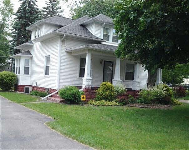 2nd image of 58 E Madison St