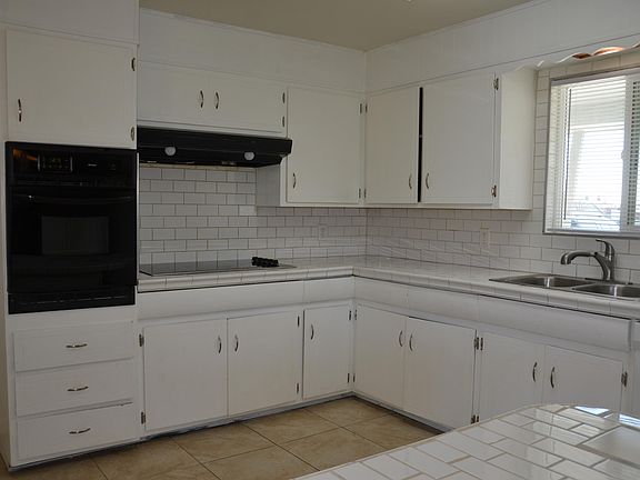 5th image of 1410 W Bush Street