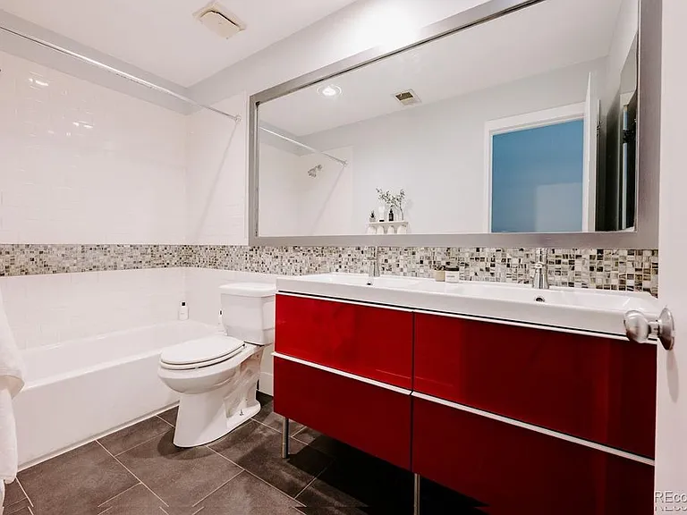 1552 Bradley Dr — Photo 8