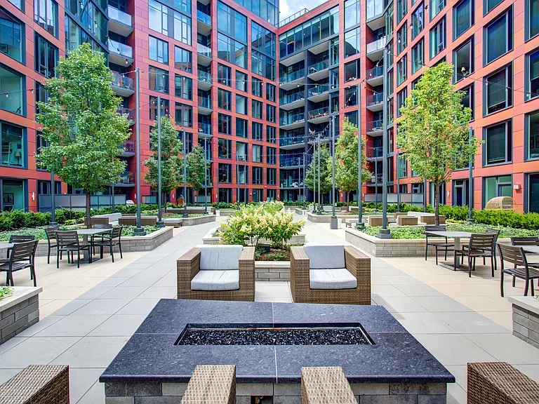 Elevate Lincoln Park — Photo 18