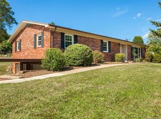 334 Old Us Highway 19/23, Candler, NC 28715