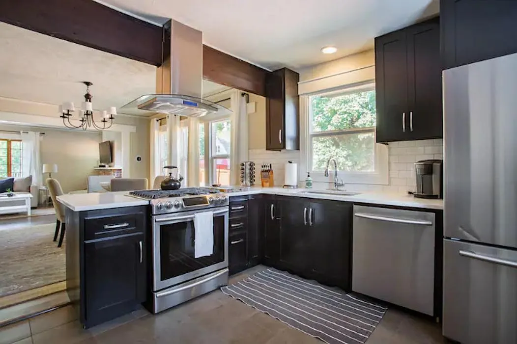 3 bed, 2000 sqft, $4,600 — Photo 3