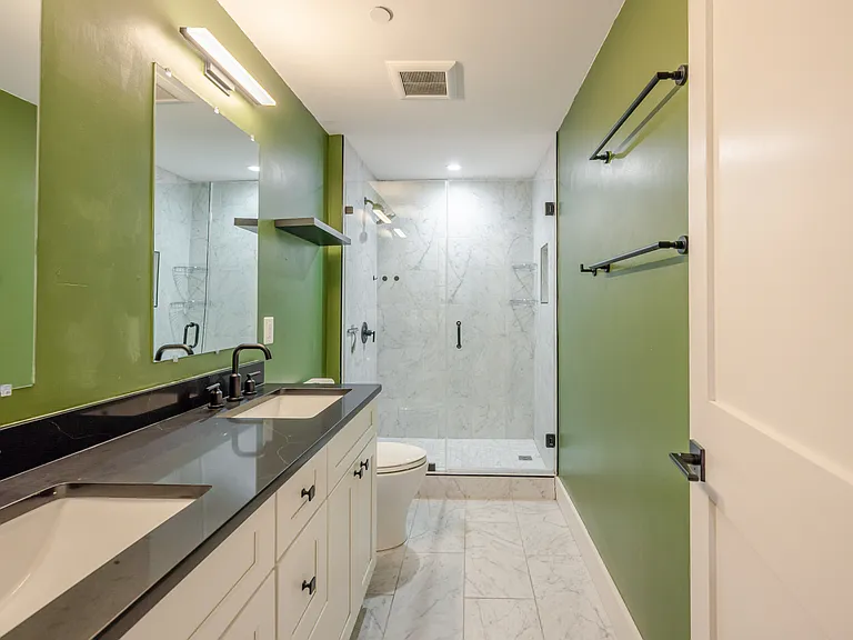 1658 K St NE #2 — Photo 13