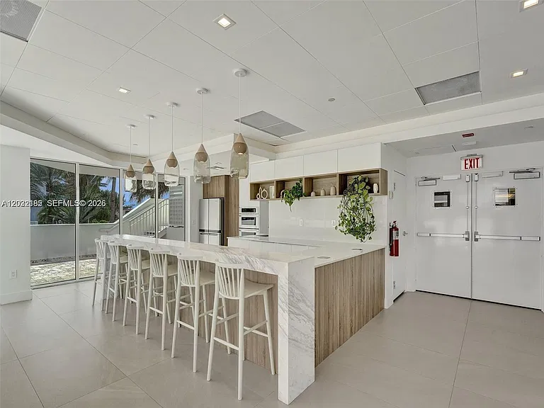 5900 Collins Ave #702 — Photo 40