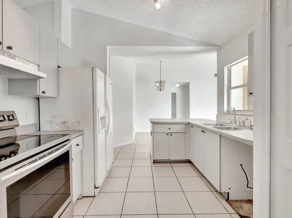 4433 SW Bonney Street, Port St Lucie, FL 34953