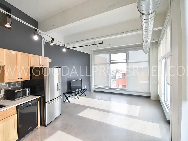 120 SW 5th St #407 — Photo 2