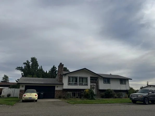 2820 W Wilcox Dr, Pasco, WA 99301