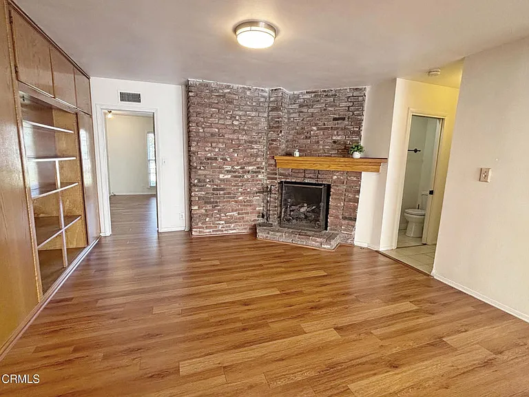 210 W Woodruff Ave — Photo 13