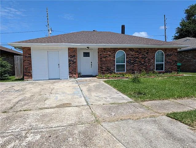 3 bed, 2.0 bath, 1450 sqft, $1,800 — Photo 1