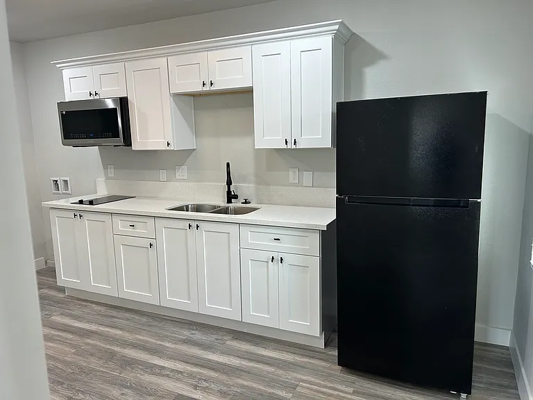 1453 Bellglen Dr — Photo 2