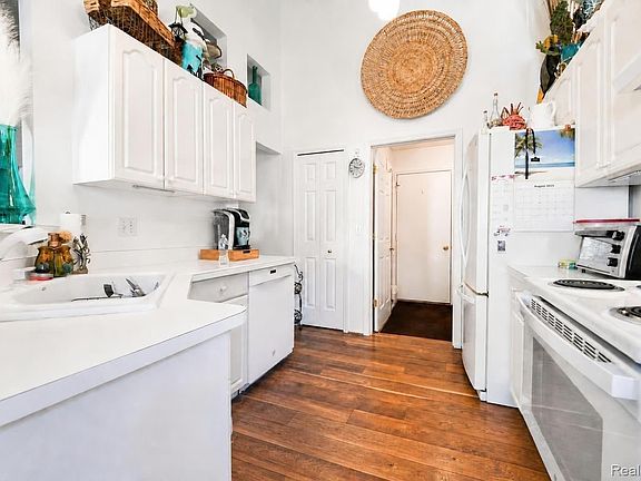 5th image of 6355 Sheppard Dr #92