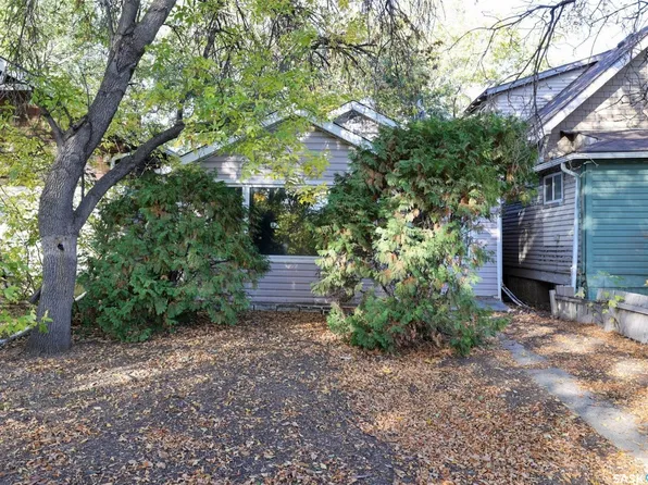 952 Robinson Street, Regina, SK S4T 2M5
