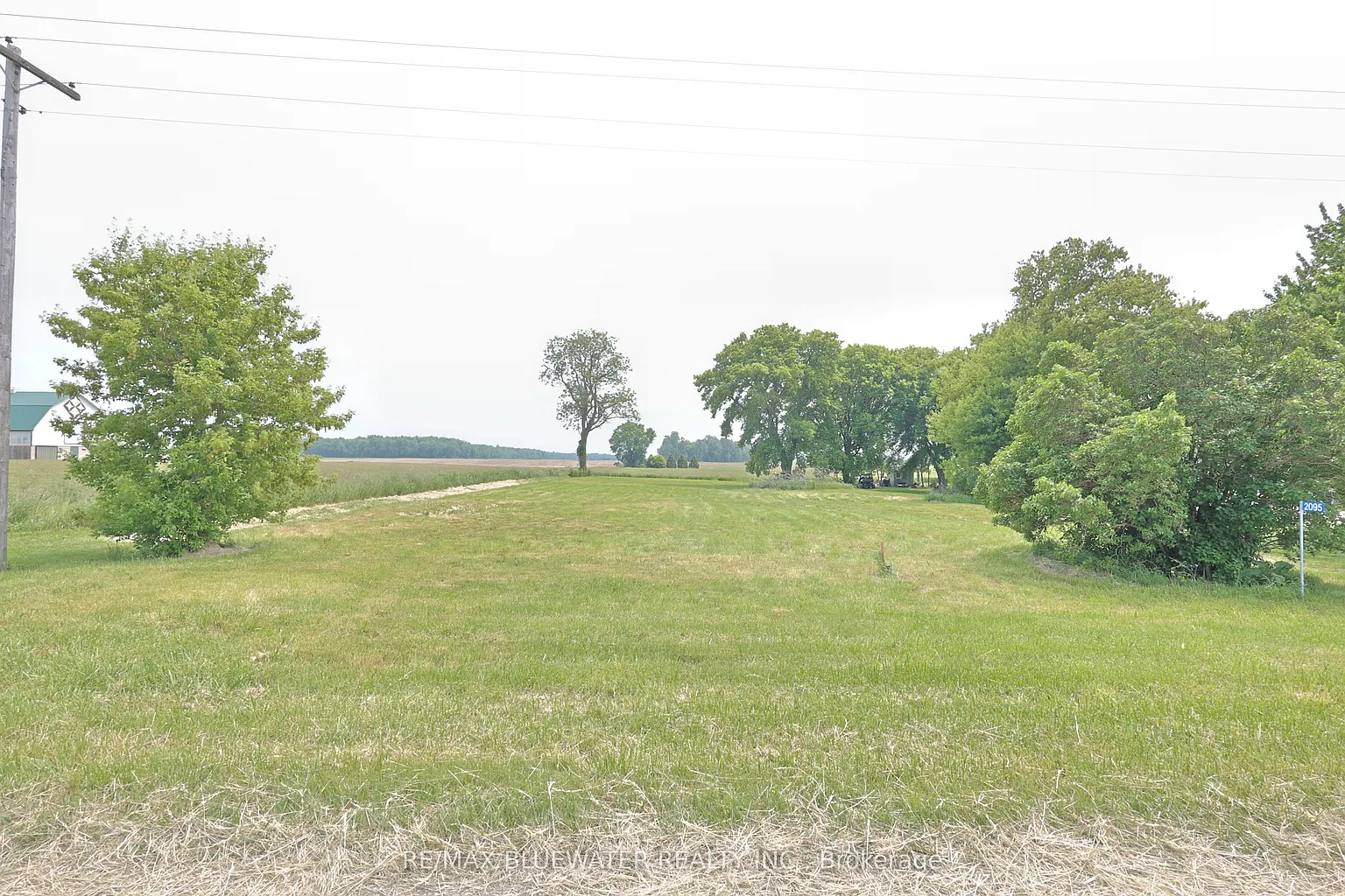 2095 Mount Carmel Dr photo 1