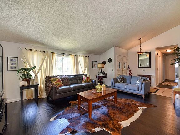 5th image of 1118 Cottonwood Dr