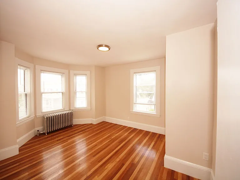 91 Cushing St — Photo 8