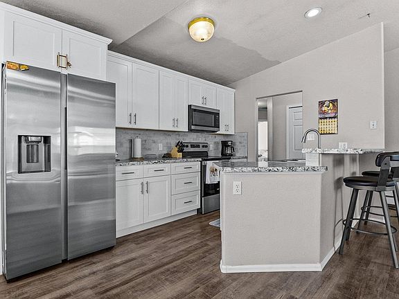 3rd image of 422 W Mallard Way