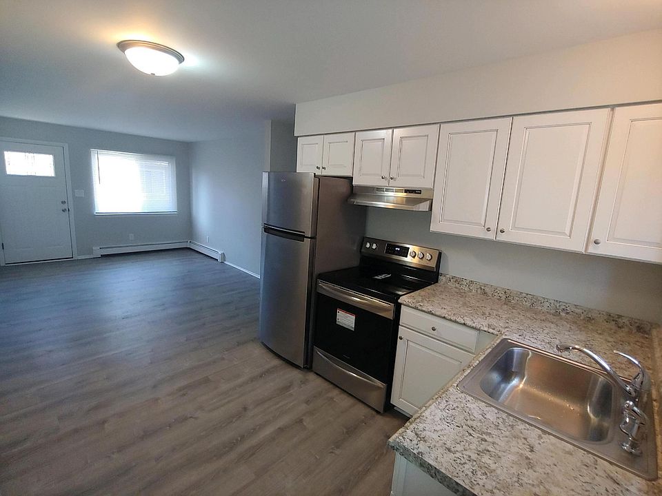 1st image of 424 Gardner St