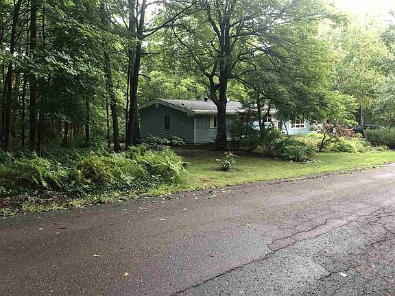2nd image of 1284 Hickory Ln