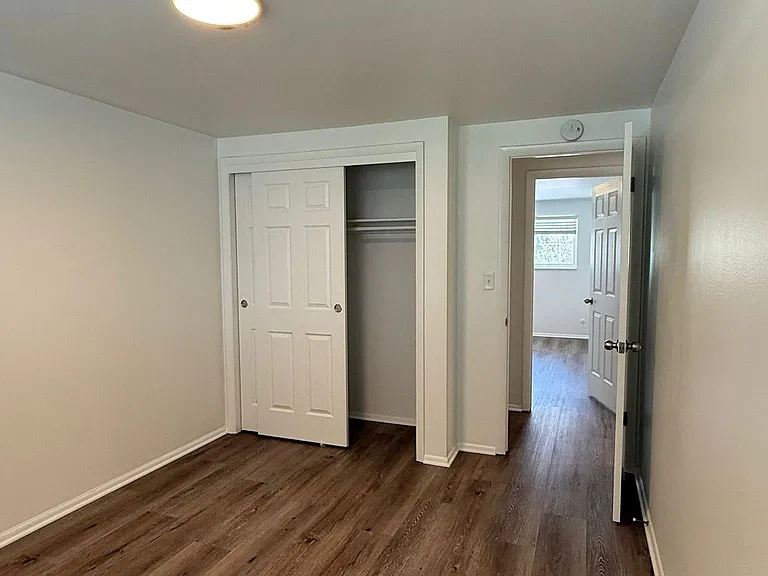 Sierra Ridge Apartments — Photo 21