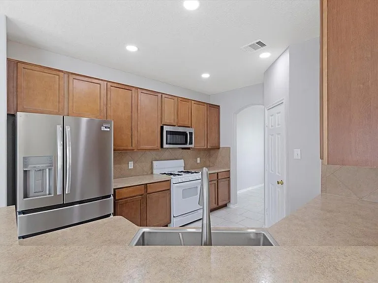 4810 Vintage Grove Ct — Photo 13