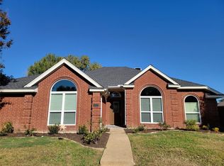 1027 Monarch Dr, Lewisville, TX 75067