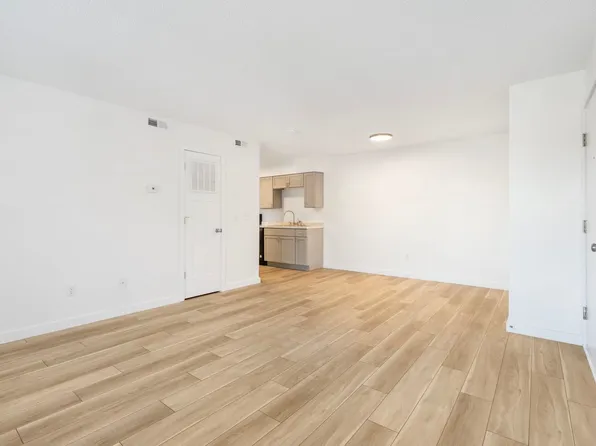 Southcreek Apartments, 3110-3180 W Greenwood St #31, Springfield, MO 65807