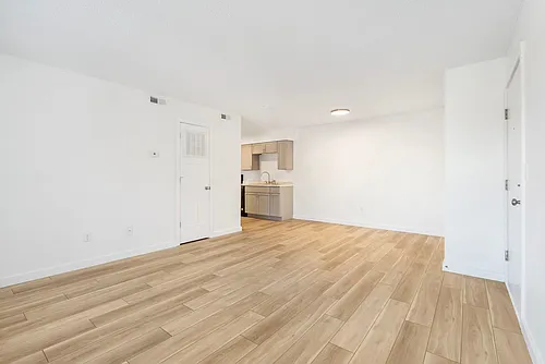 Southcreek Apartments Photo 1