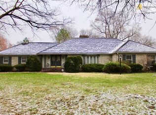 8801 Ward Pkwy, Kansas City, MO 64114