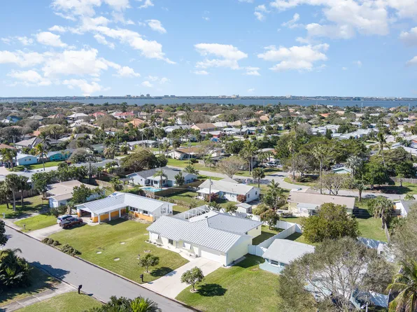 2035 Sea Ave, Indialantic, FL 32903