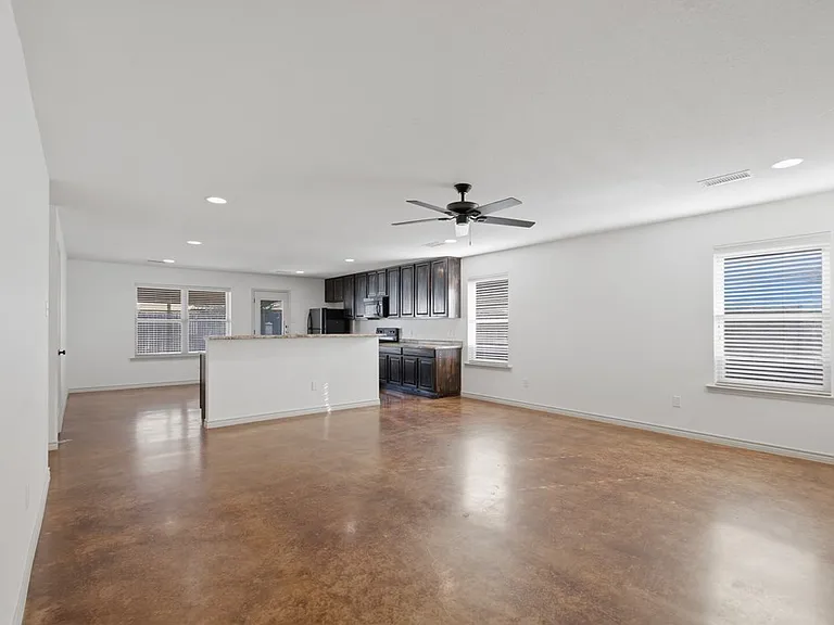 1118 Cedar Creek Rd — Photo 7