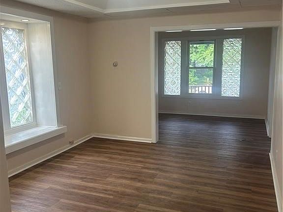 4th image of 49 Santee St