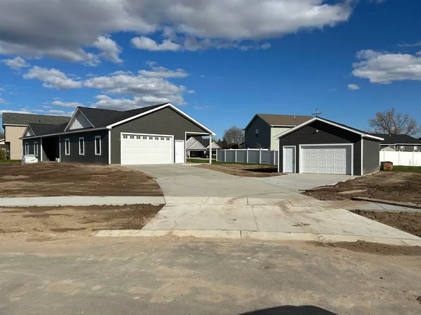 1563 Fisherville Ct, Auburn, MI 48611