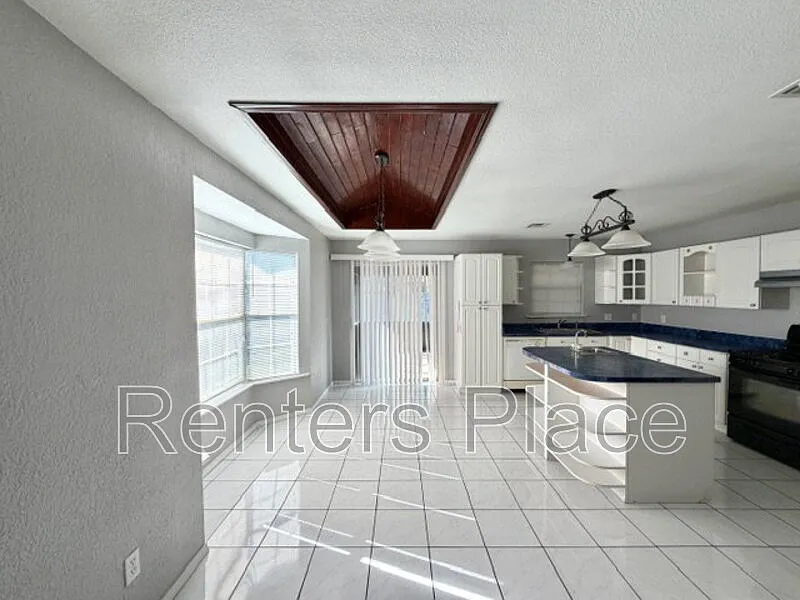 3 bed, 2.0 bath, 1090 sqft, $1,450 — Photo 4