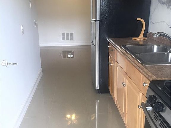 2nd image of 51 NE 204th St APT 8