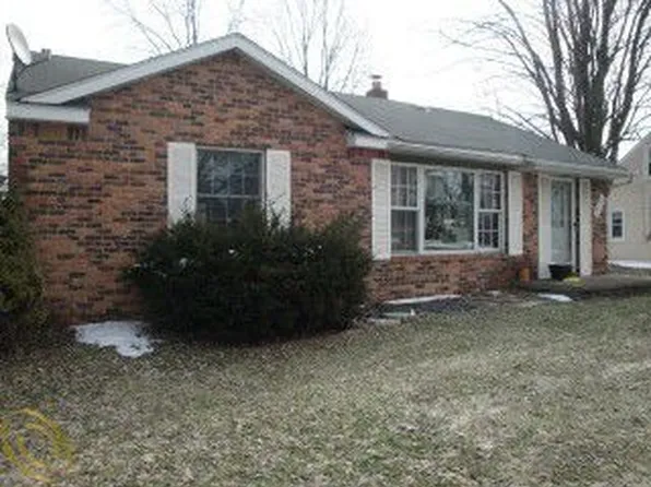 12734 Crane St, Carleton, MI 48117