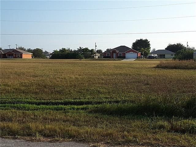 1st image of 114 NE 12th Ter