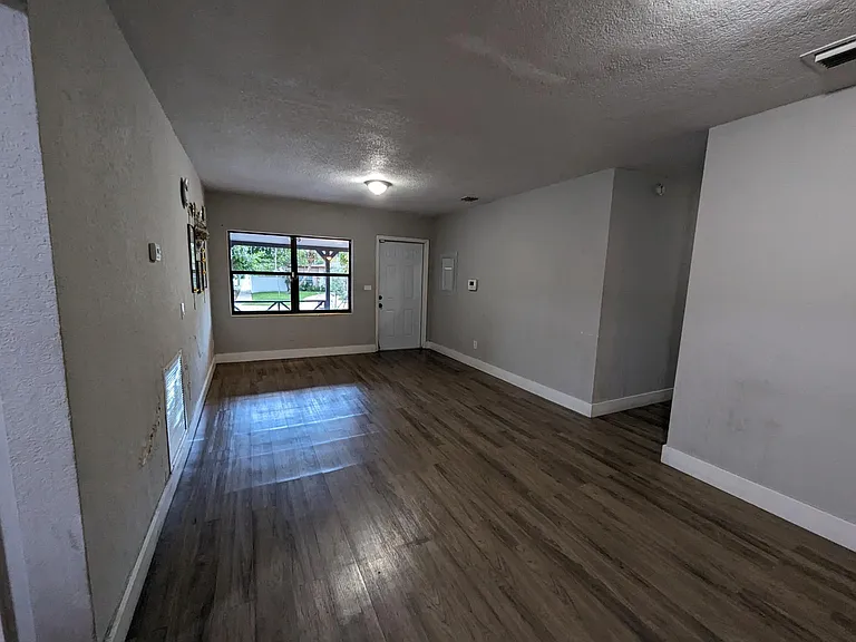 15780 NE 15th Ave — Photo 21