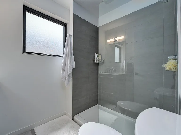 2206 W 6th St #2 — Photo 10