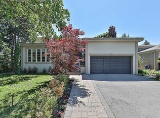 183 Lord Seaton Rd #C12, Toronto, ON M2P1L1