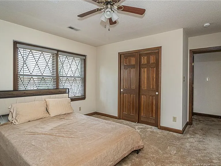 6821 Thames Dr — Photo 35