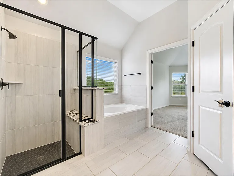 101 Sunray Creek Dr — Photo 4