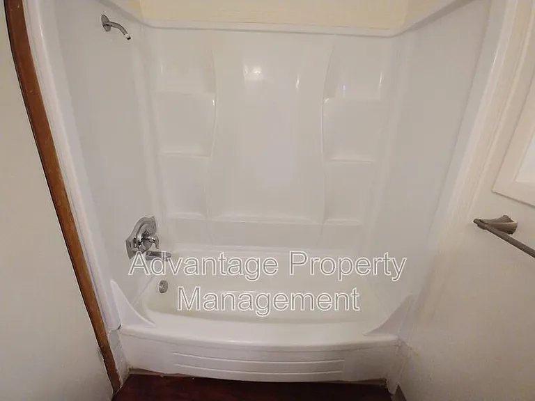339 Jackson St W #6 — Photo 10