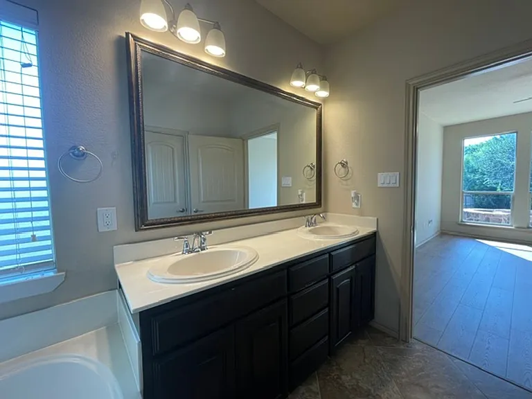 4605 Hidden Meadows Trl — Photo 16