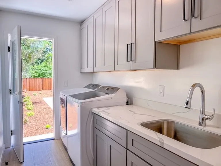 244 Foothill Blvd — Photo 22